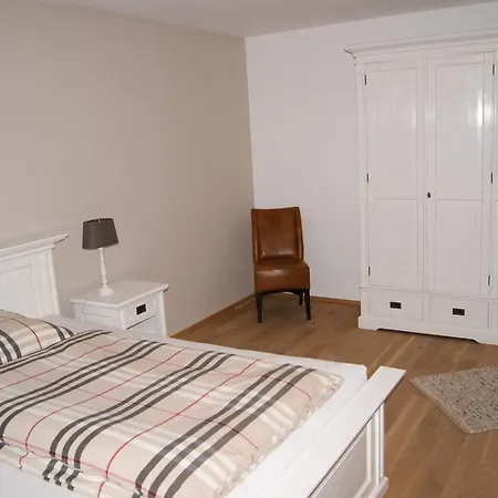 여관 Gaestehaus Muenks 메어부쉬